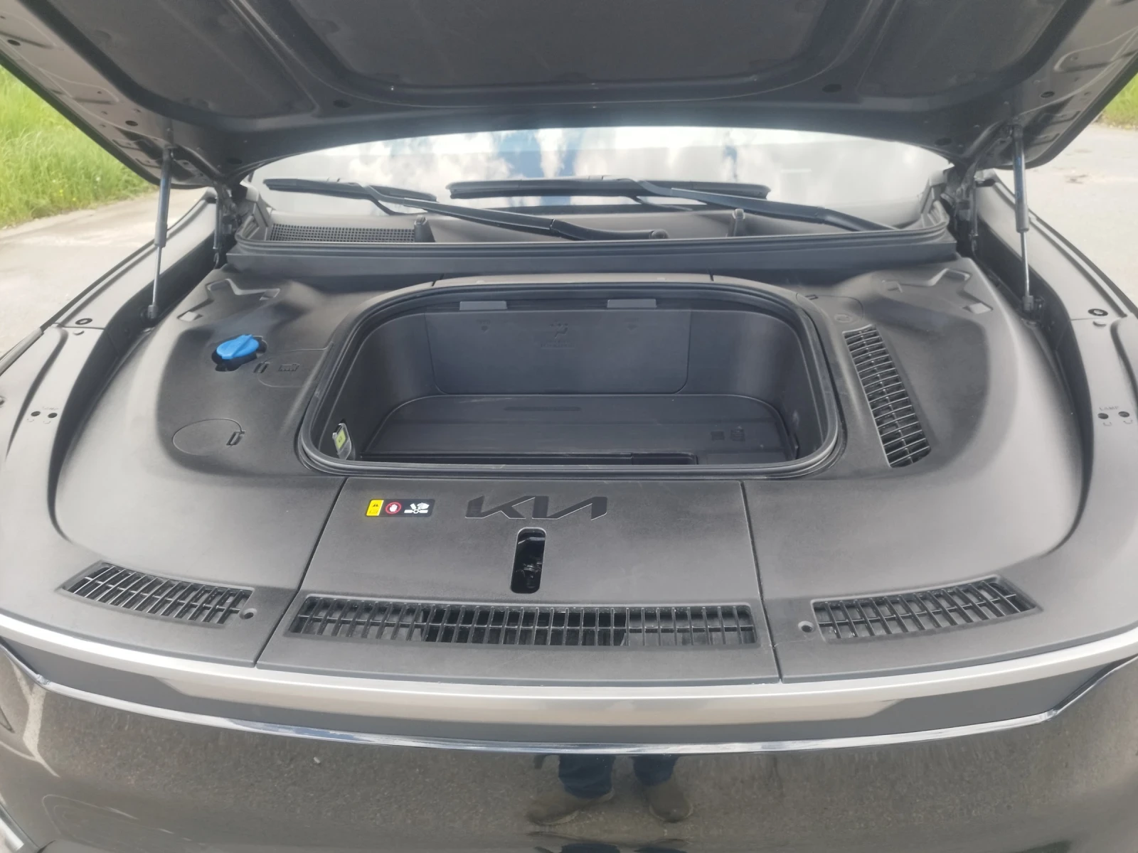 Kia EV9, снимка 12 - Автомобили и джипове - 54417400