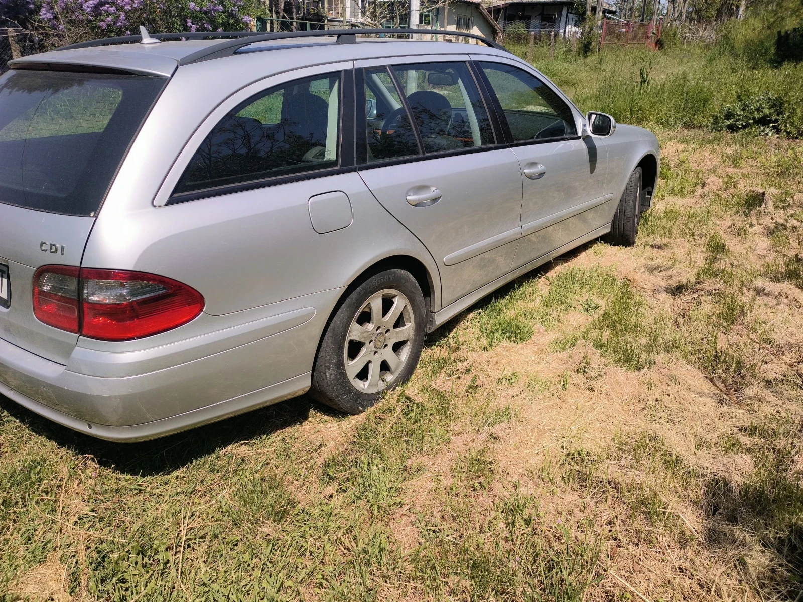 Mercedes-Benz E 220, снимка 8 - Автомобили и джипове - 54439914