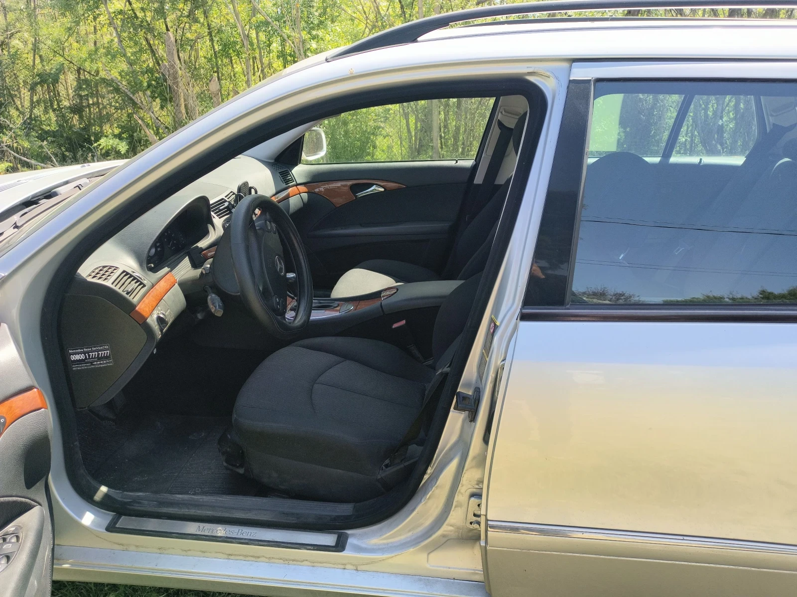 Mercedes-Benz E 220, снимка 13 - Автомобили и джипове - 54439914