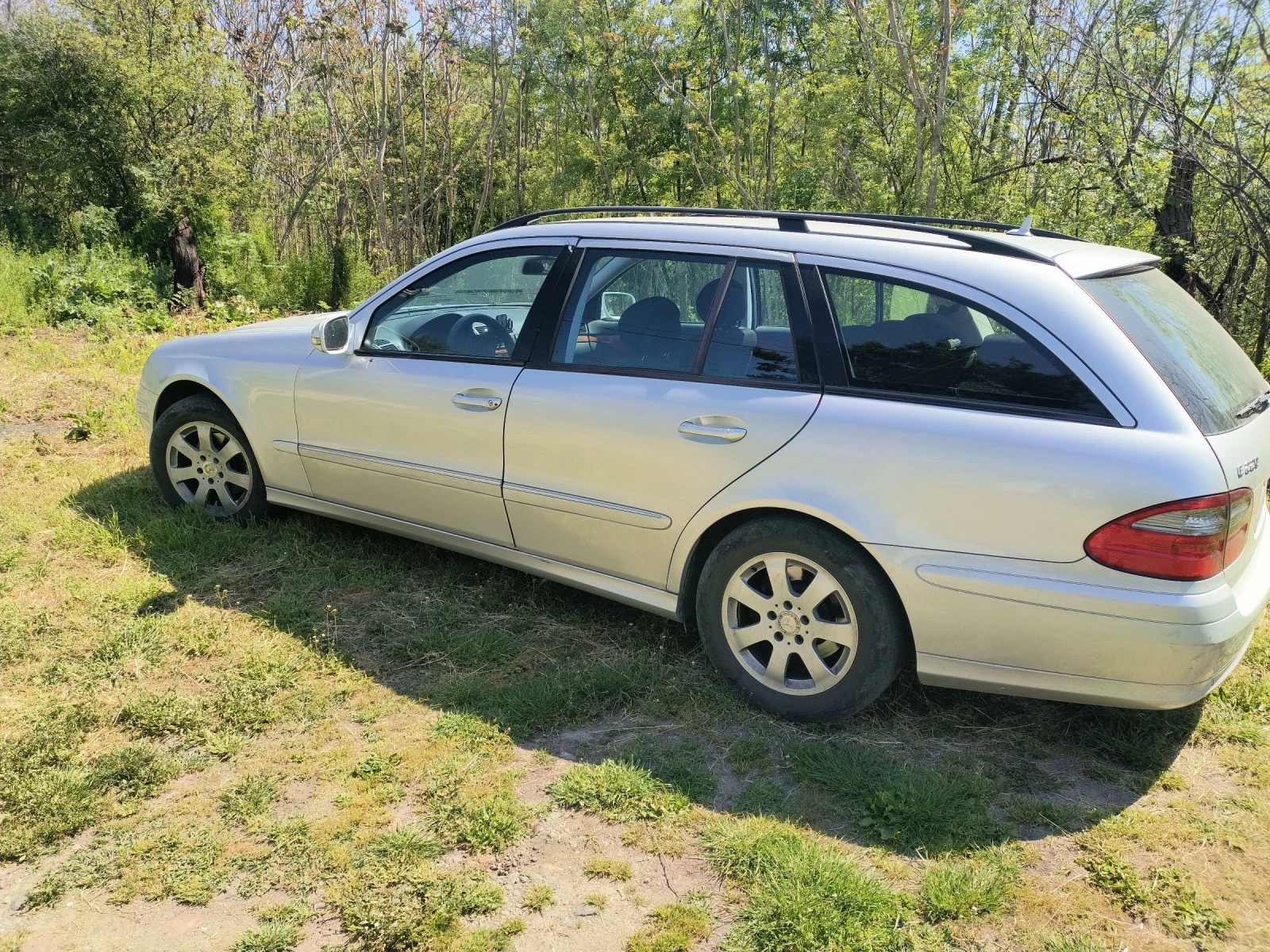 Mercedes-Benz E 220, снимка 11 - Автомобили и джипове - 54439914