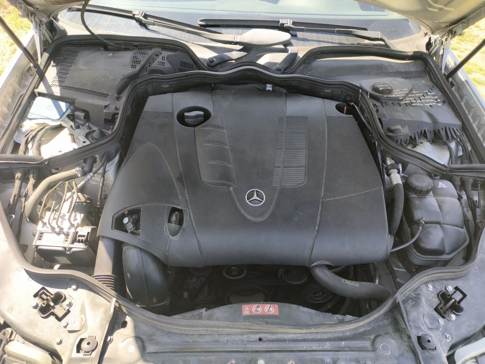 Mercedes-Benz E 220, снимка 14 - Автомобили и джипове - 54439914