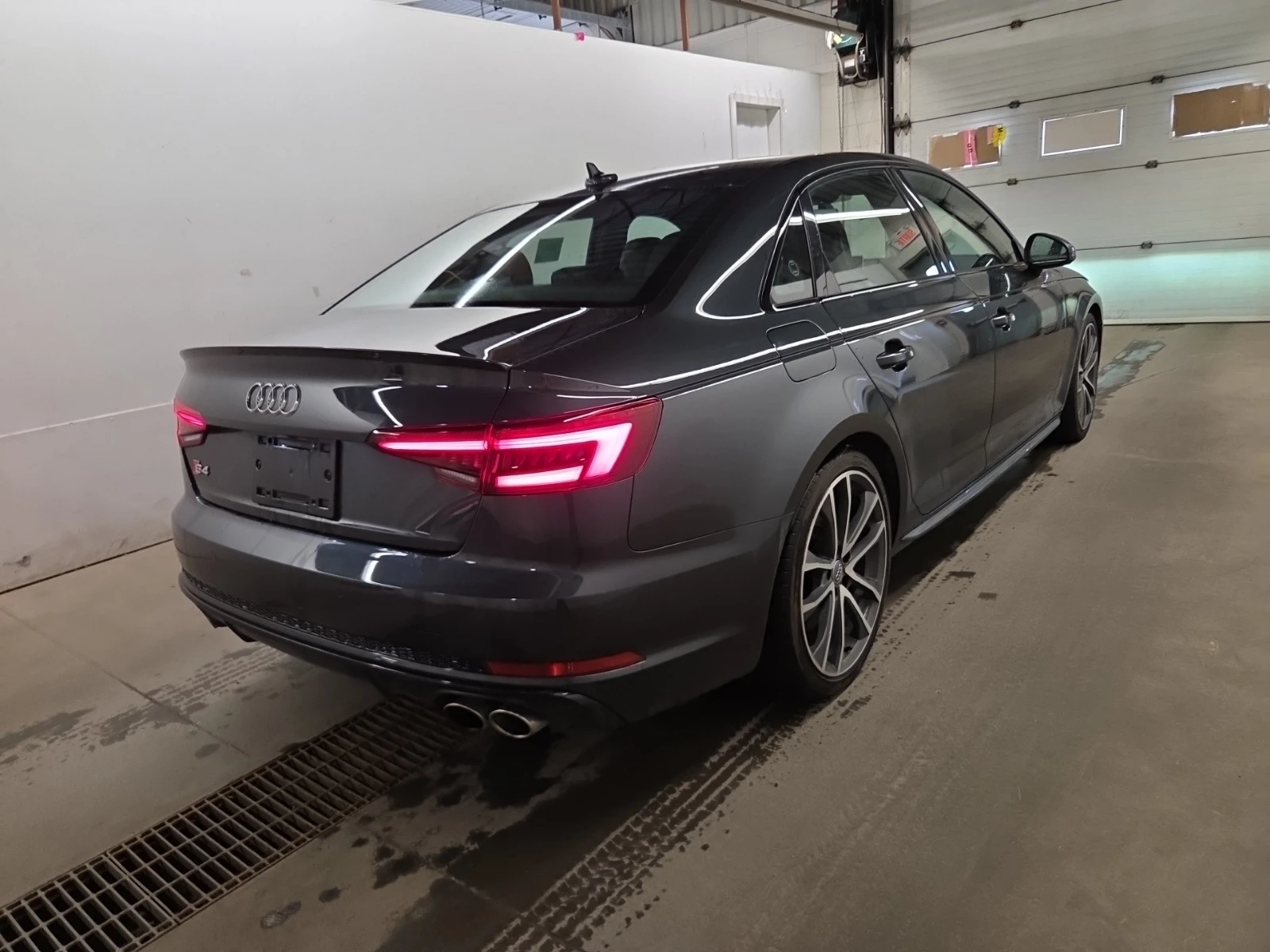 Audi S4 TECHNIK * * CARFAX * * АВТО КРЕДИТ * * , снимка 3 - Автомобили и джипове - 54887481