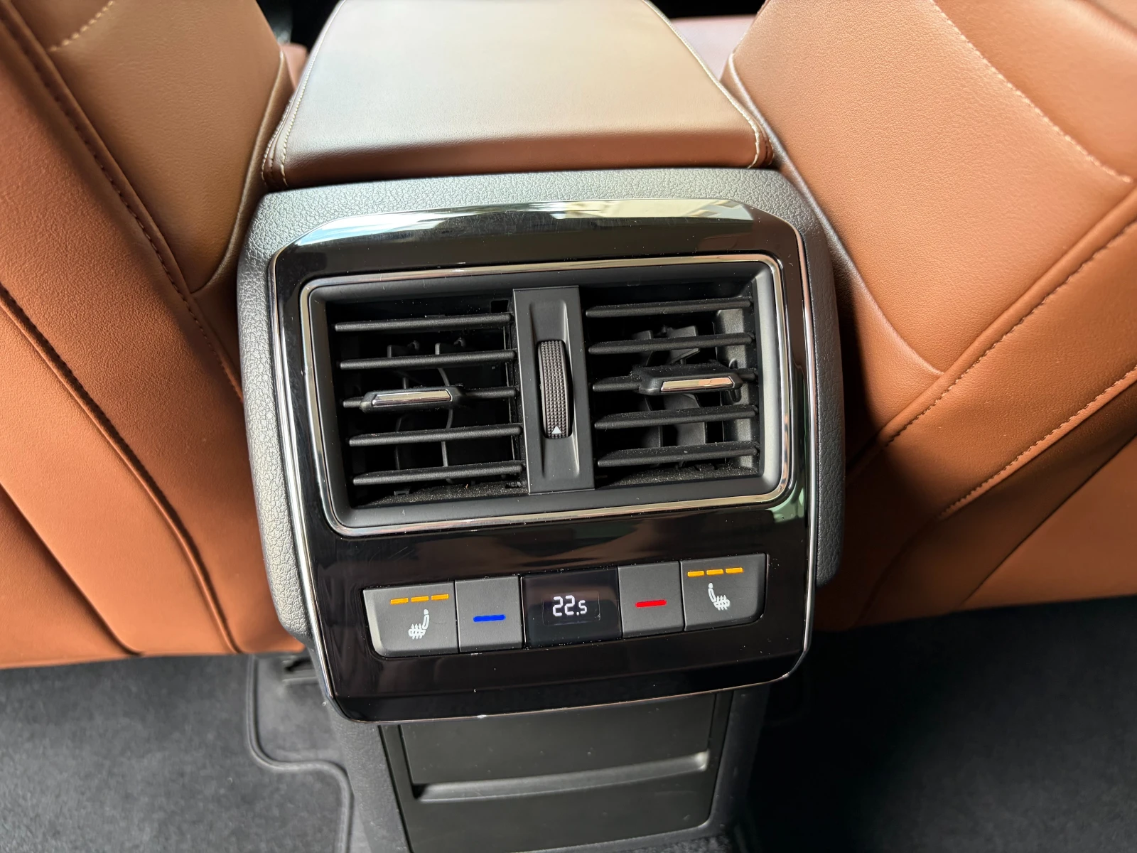 Skoda Superb 2.0TDI Facelift Laurin & Klement , снимка 13 - Автомобили и джипове - 54978467
