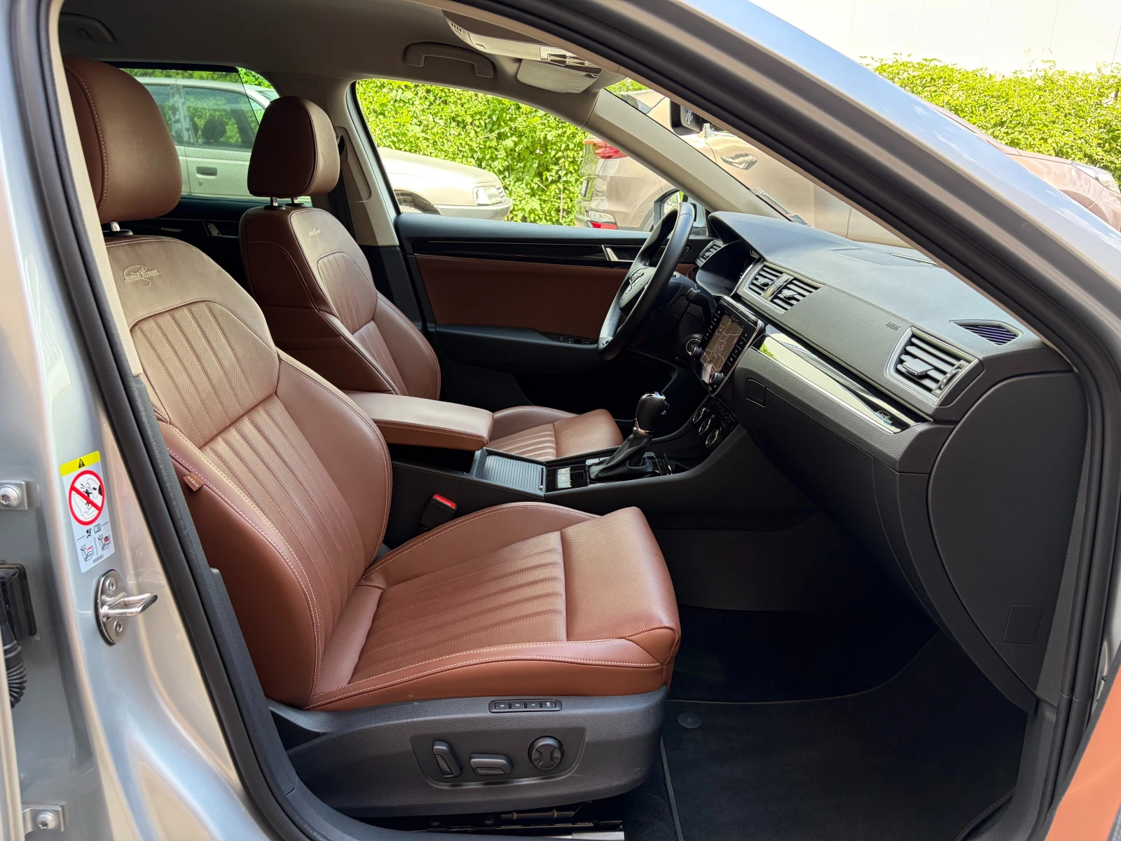 Skoda Superb 2.0TDI Facelift Laurin & Klement , снимка 14 - Автомобили и джипове - 54978467
