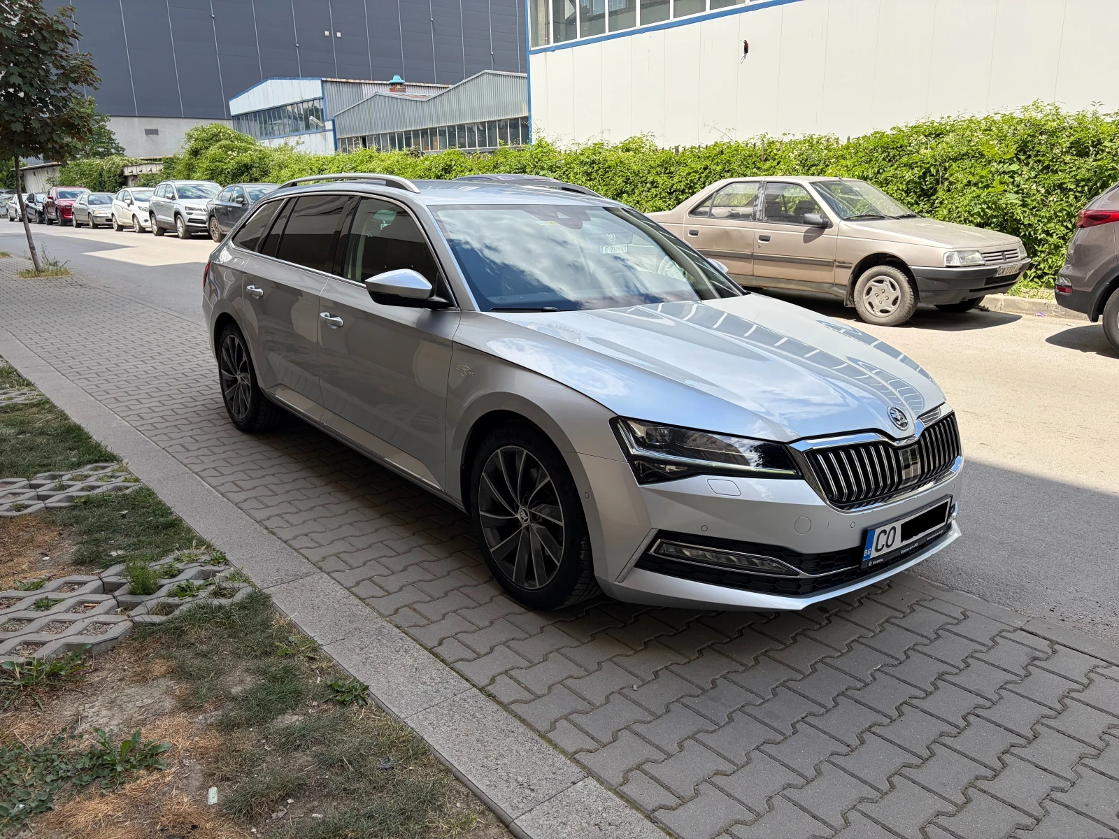 Skoda Superb 2.0TDI Facelift Laurin & Klement , снимка 2 - Автомобили и джипове - 54978467