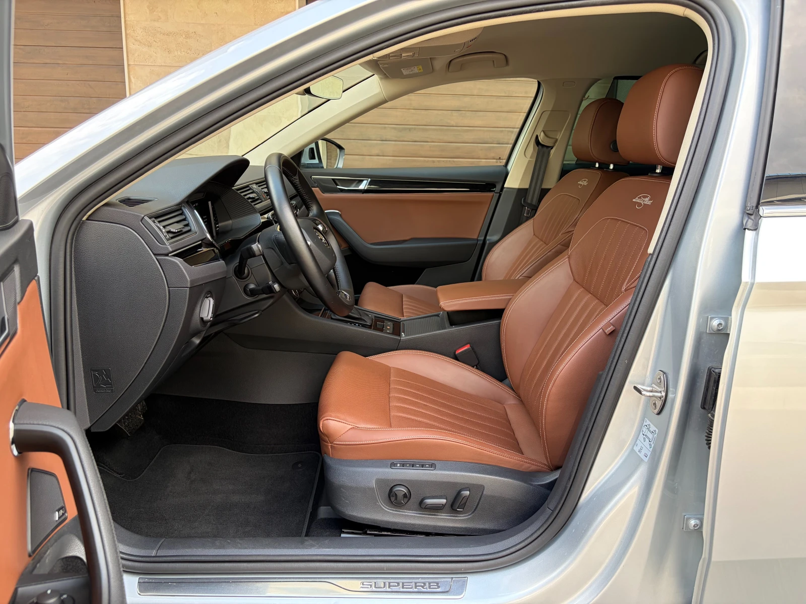 Skoda Superb 2.0TDI Facelift Laurin & Klement , снимка 5 - Автомобили и джипове - 54978467