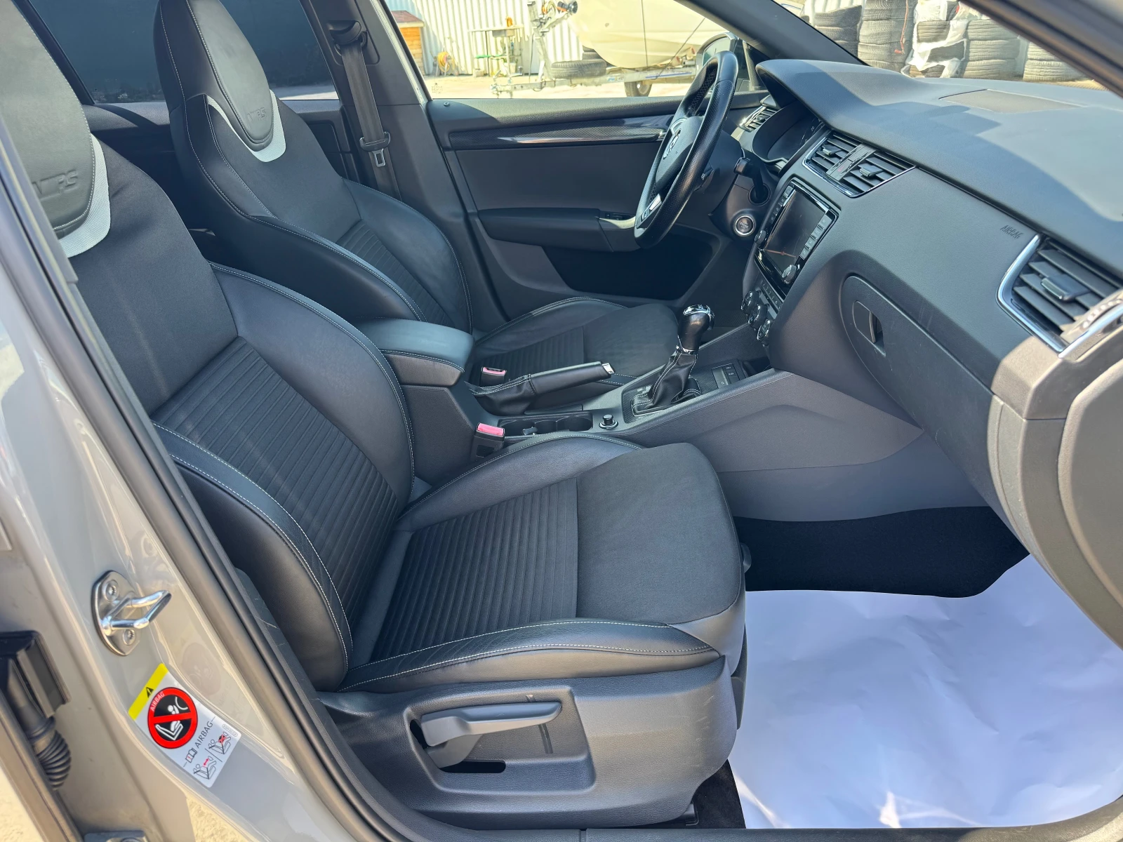 Skoda Octavia VRS/2.0i-220кс NARDO-GREY DSG SHADOW KEY-LESS ТОП, снимка 12 - Автомобили и джипове - 55530456