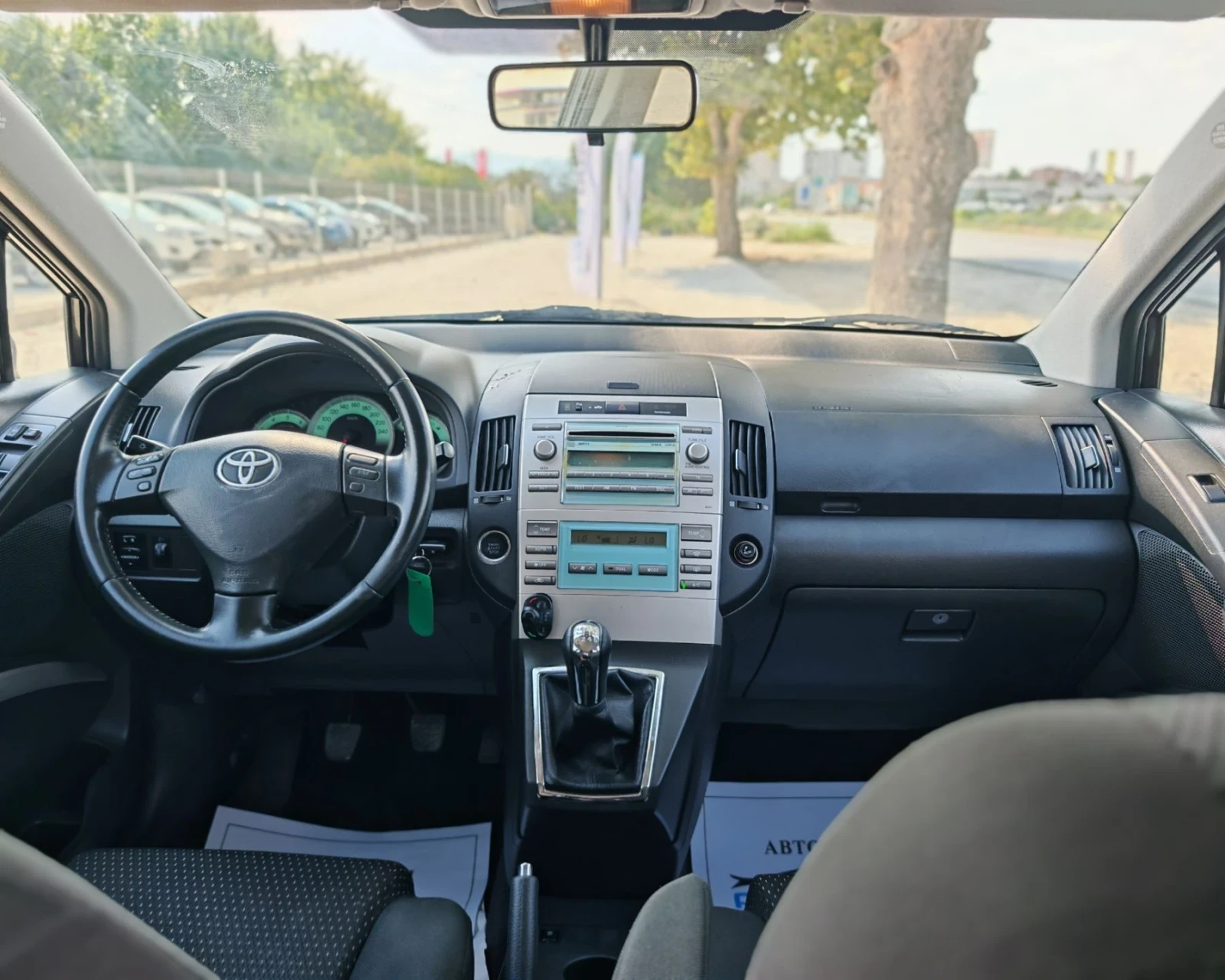Toyota Corolla verso 2.2 ДИЗЕЛ 136К.С. ВЕРИГА ! УНИКАЛНО СЪСТОЯНИЕ!!!, снимка 9 - Автомобили и джипове - 55776167