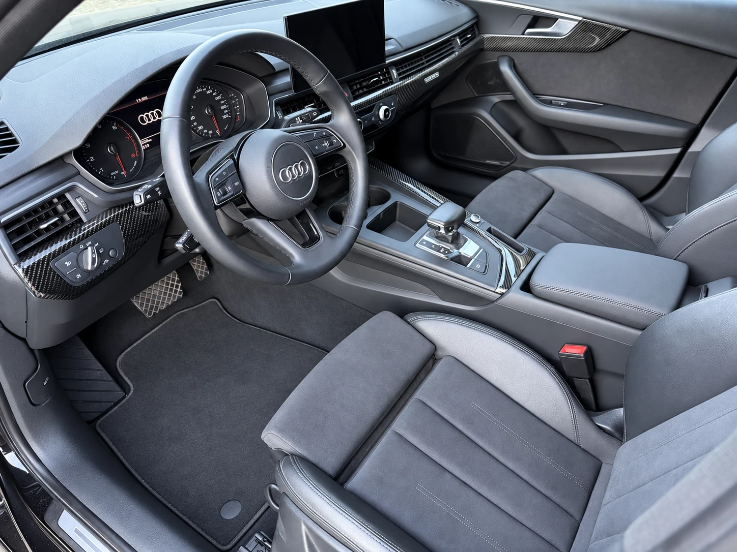 Audi A4 45 TFSi Quattro S-line , снимка 5 - Автомобили и джипове - 55988543