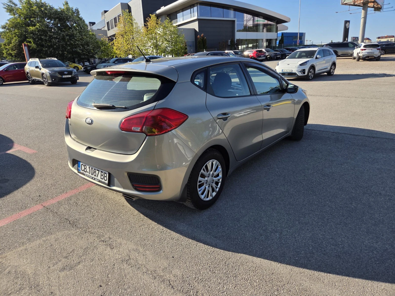 Kia Ceed FL 1.4i 100Hp, снимка 4 - Автомобили и джипове - 56227846