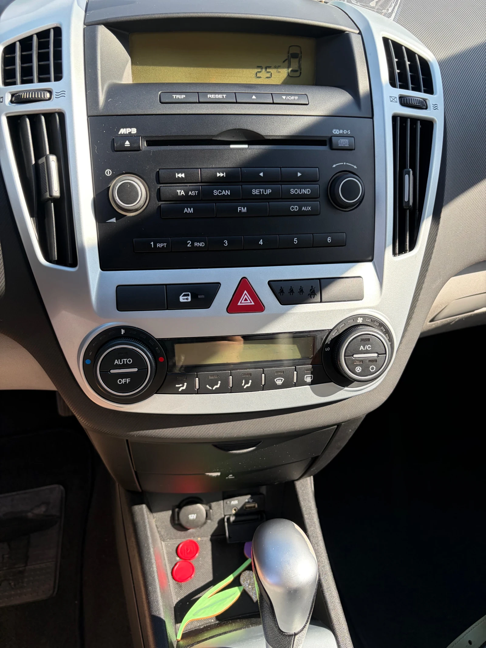 Kia Ceed, снимка 13 - Автомобили и джипове - 56340217