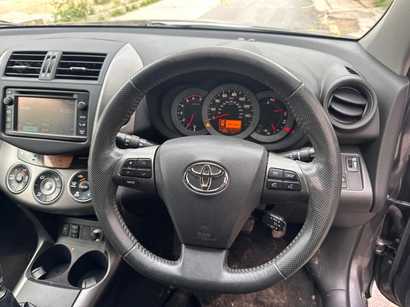 Toyota Rav4  2.2 D-4D 150к.с 2012г  НА ЧАСТИ, снимка 11 - Автомобили и джипове - 43361040