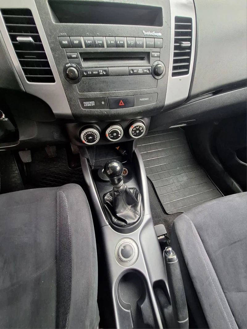 Mitsubishi Outlander, снимка 7 - Автомобили и джипове - 47589124