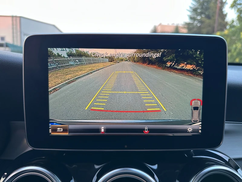 Mercedes-Benz GLC 250 d AMG PREMIUM * ПЪЛНА СЕРВИЗНА ИСТОРИЯ* !!, снимка 13 - Автомобили и джипове - 51277296