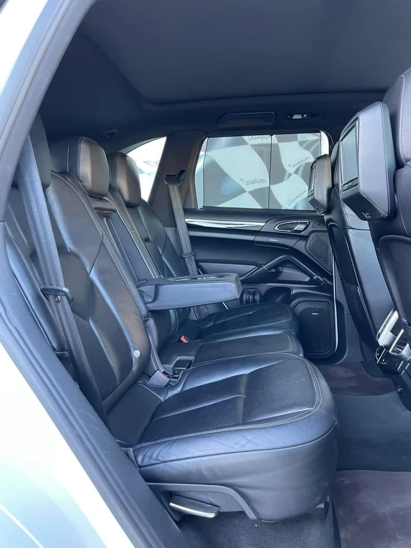 Porsche Cayenne 3.0D 3TV, снимка 11 - Автомобили и джипове - 52469266