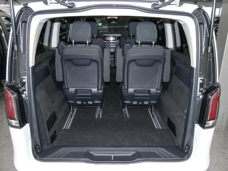 Mercedes-Benz EQV 300 Lang MBUX| SHZ| DISTR| KAM| LED| SH, снимка 9 - Автомобили и джипове - 52637538