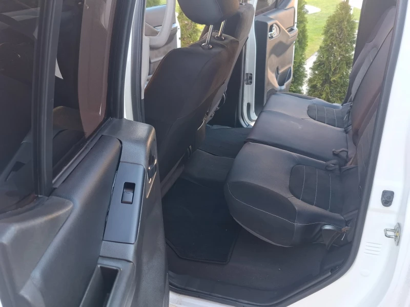 Nissan Navara 2.5DCI/190к.с./Клима, снимка 13 - Автомобили и джипове - 52934183