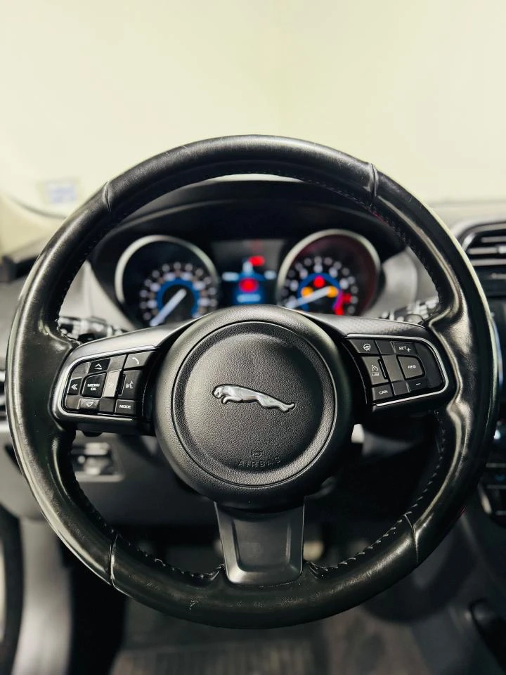 Jaguar F-PACE 25T AWD / PREMIUM  - изображение 9