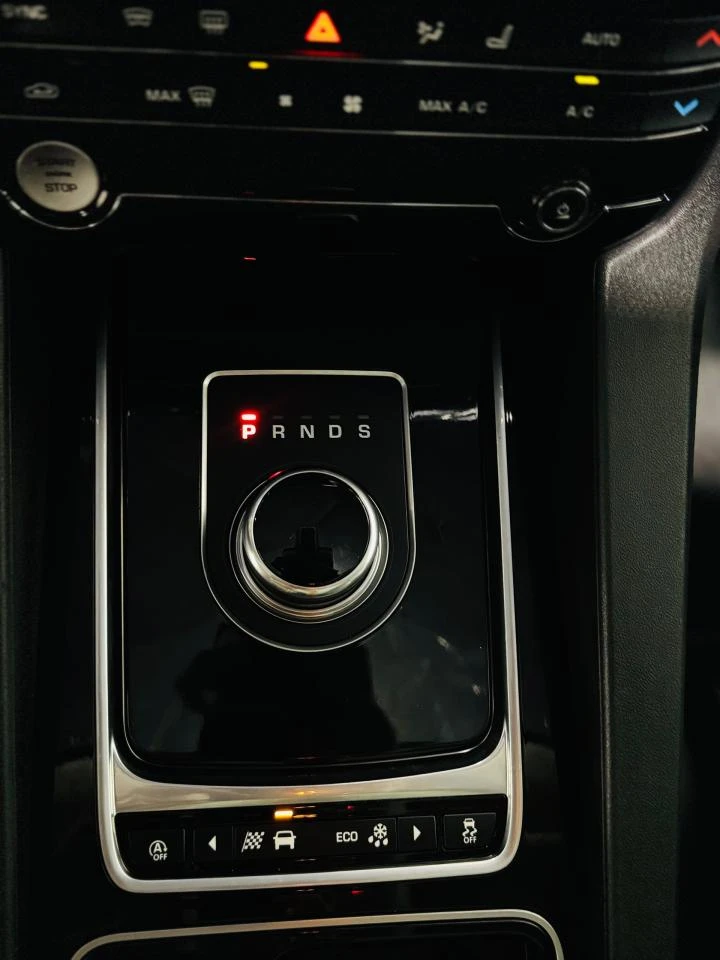 Jaguar F-PACE 25T AWD / PREMIUM  | Mobile.bg   13