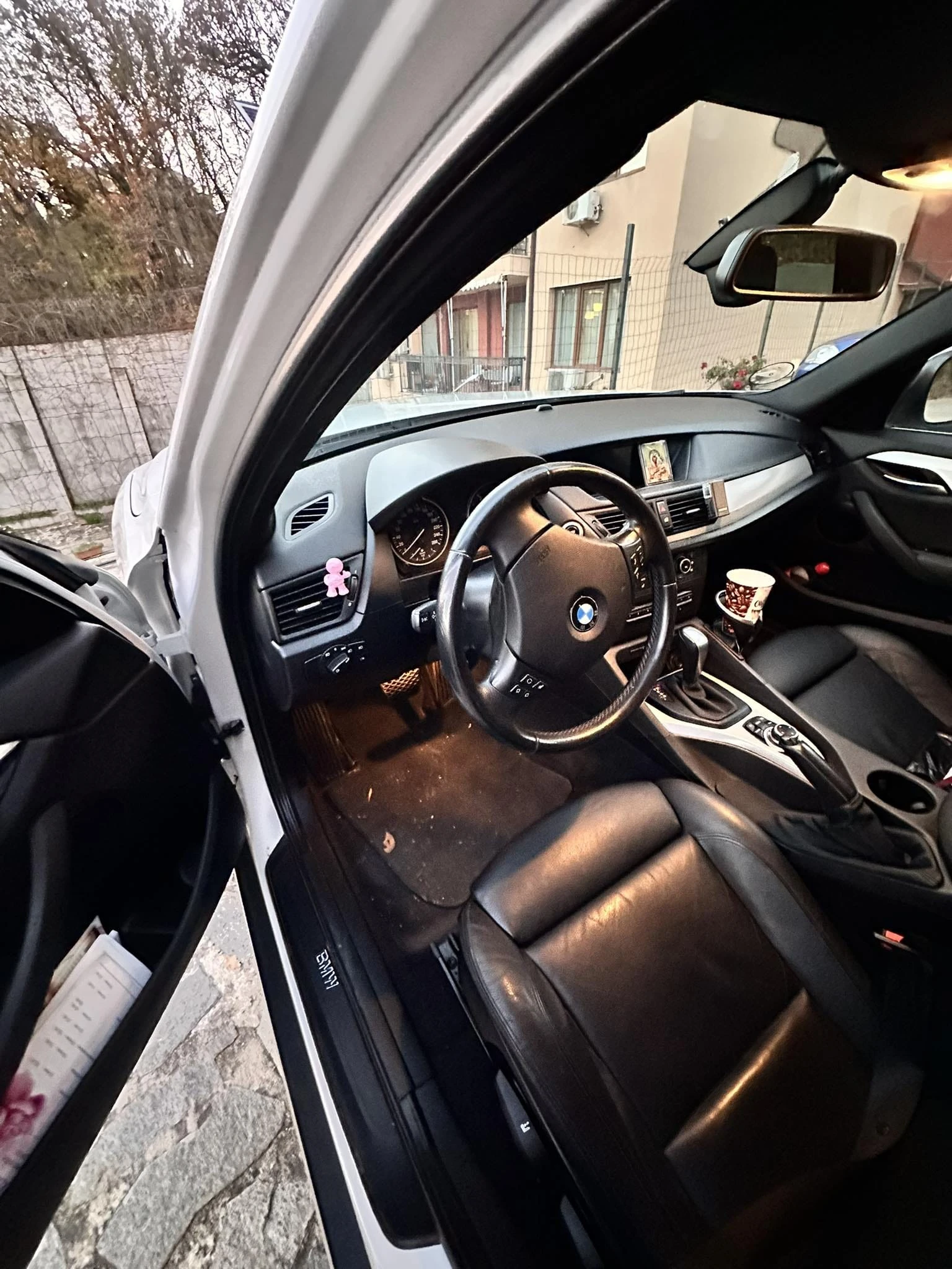 BMW X1 X DRIVE 23D - изображение 7