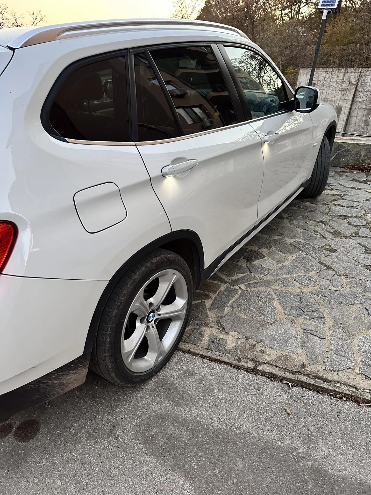 BMW X1 X DRIVE 23D - изображение 3