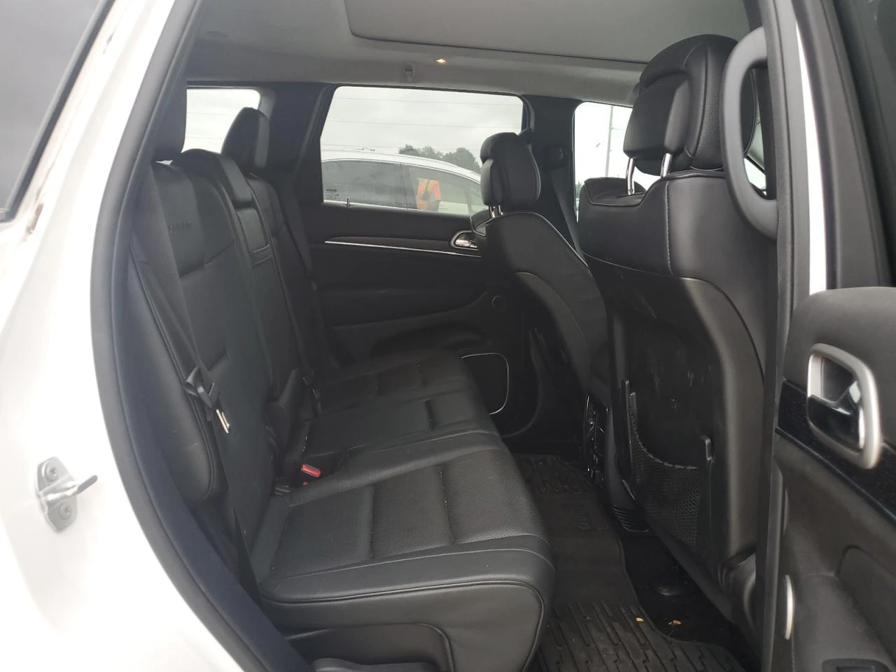 Jeep Grand cherokee SUMMIT 5.7 HEMI* Обдух* Harman/Kardon* Дисторник*  - изображение 10