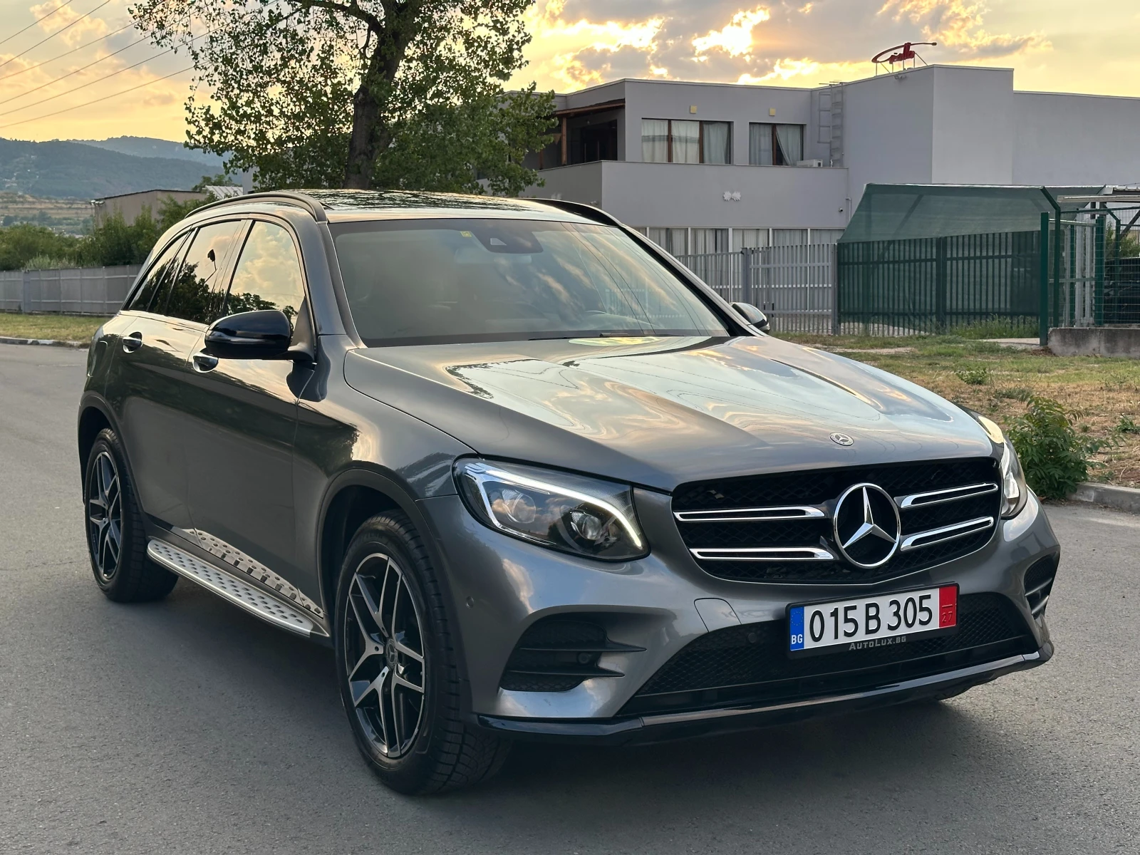 Mercedes-Benz GLC 250 d AMG PREMIUM * ПЪЛНА СЕРВИЗНА ИСТОРИЯ* !! - изображение 3