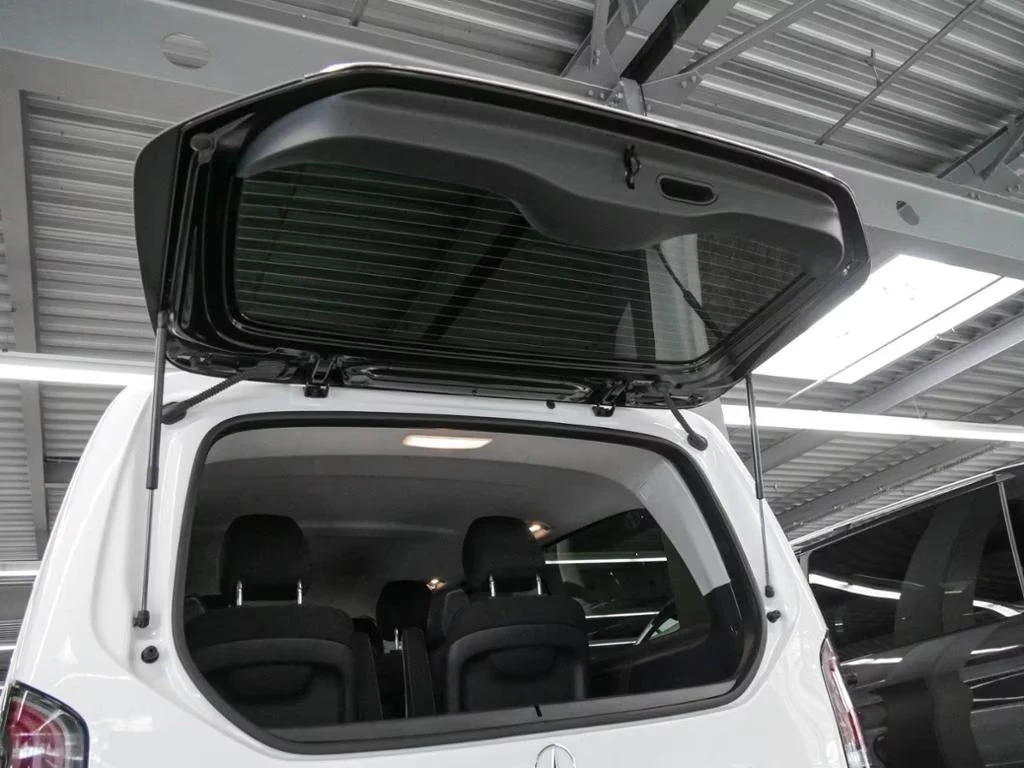 Mercedes-Benz EQV 300 Lang MBUX| SHZ| DISTR| KAM| LED| SH - изображение 10