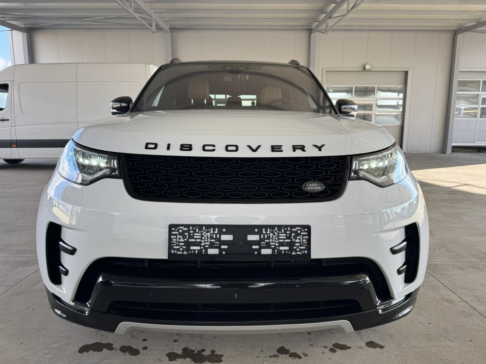 Land Rover Discovery 3.0D HSE LUXURY R DYNAMIC, снимка 7 - Автомобили и джипове - 53717604
