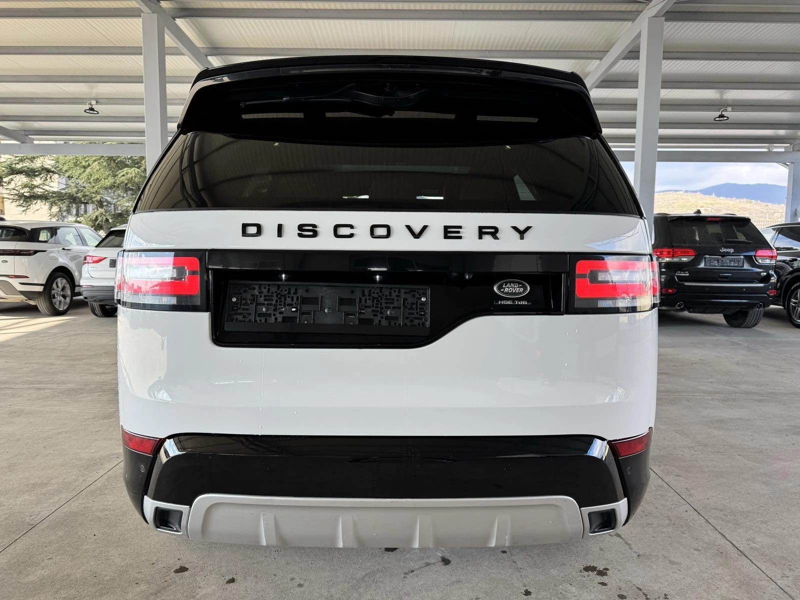 Land Rover Discovery 3.0D HSE LUXURY R DYNAMIC, снимка 4 - Автомобили и джипове - 53717604