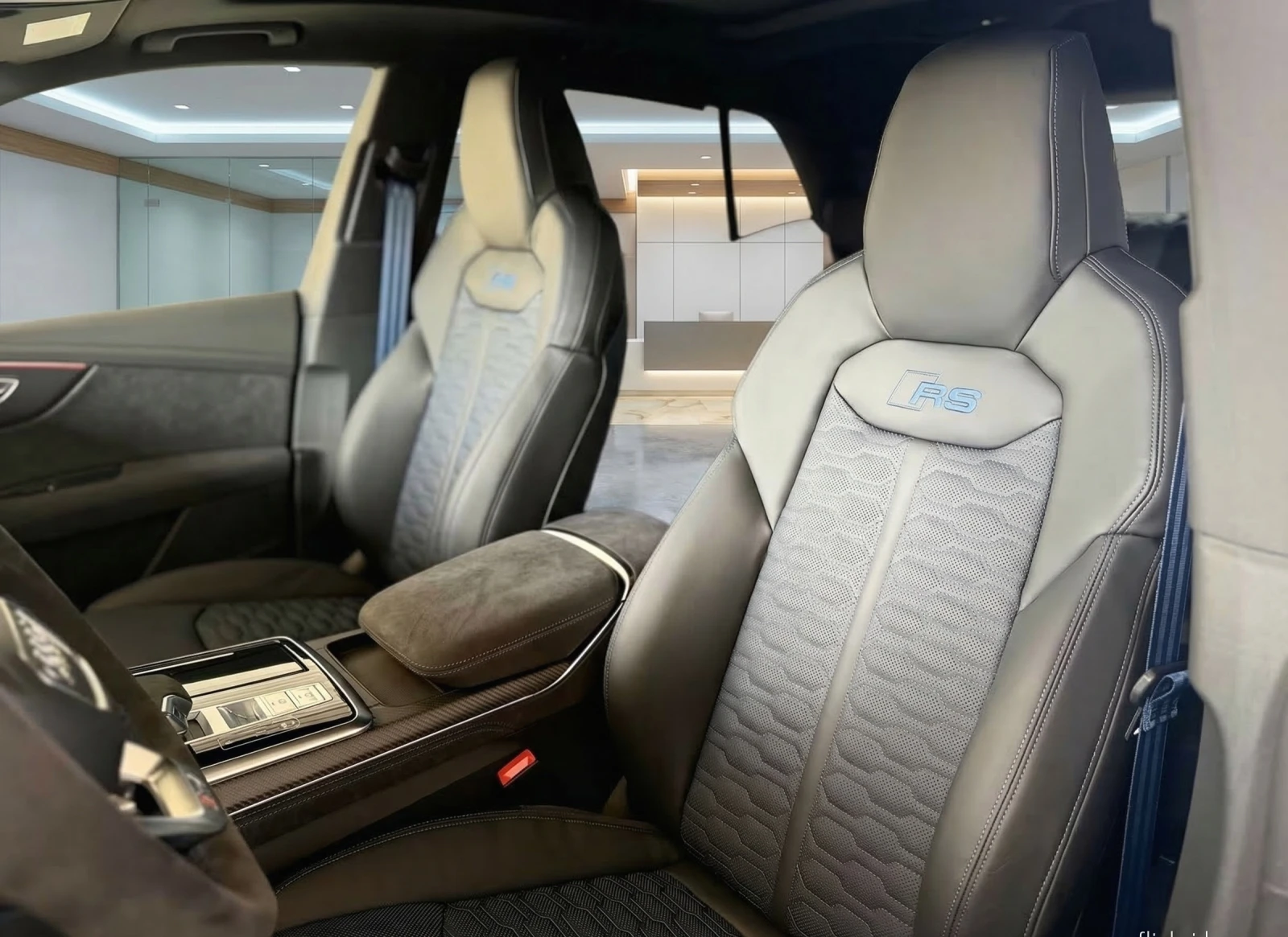 Audi RSQ8 Performance 4.0 TFSI V8 Quattro, снимка 9 - Автомобили и джипове - 53904824