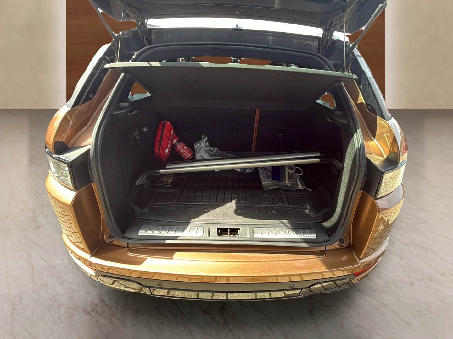 Land Rover Range Rover Evoque 2.2 TD4, снимка 8 - Автомобили и джипове - 54108319