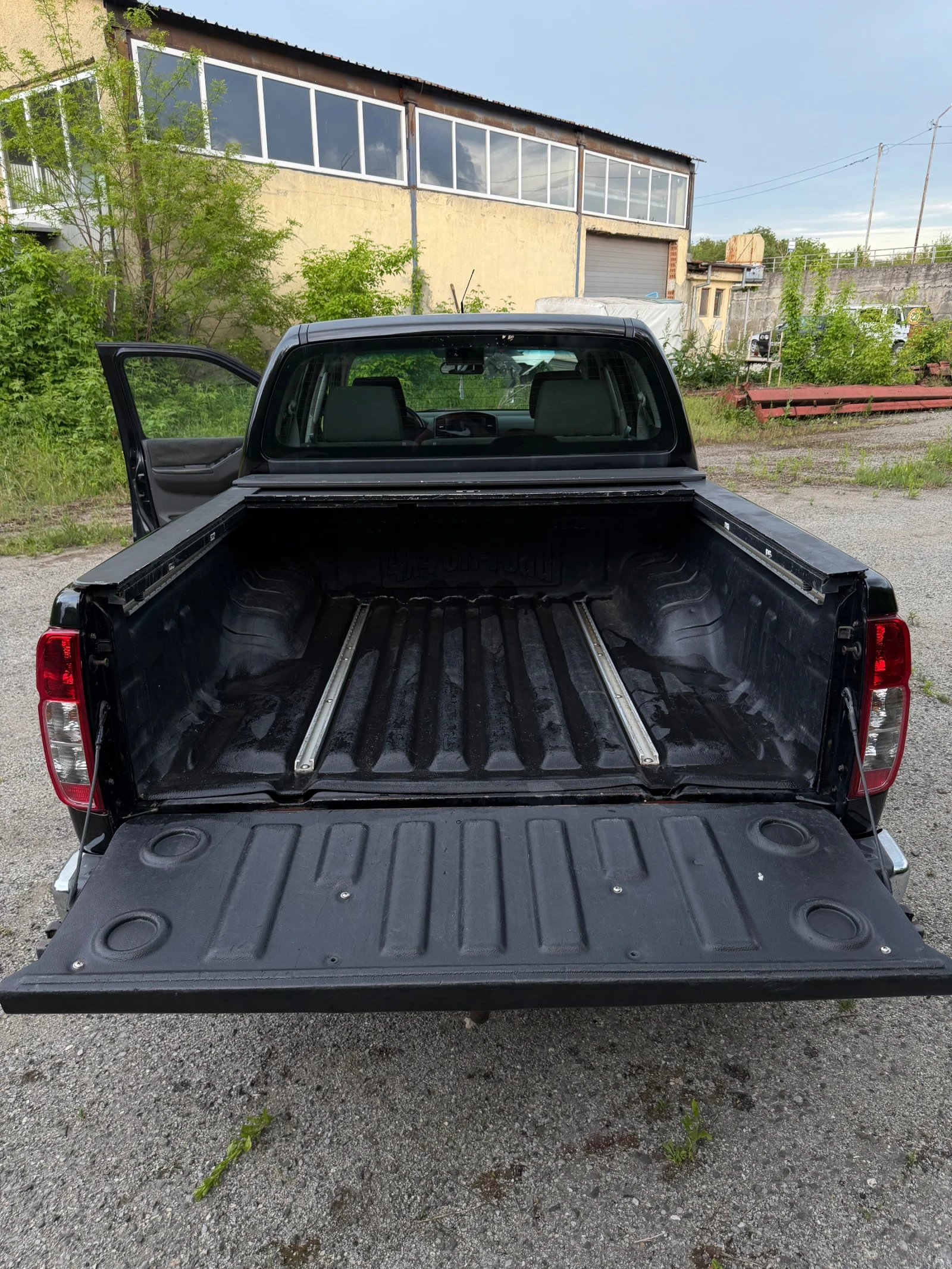 Nissan Navara 2.5 TDCi Автомат 190к.с., снимка 7 - Автомобили и джипове - 54611301