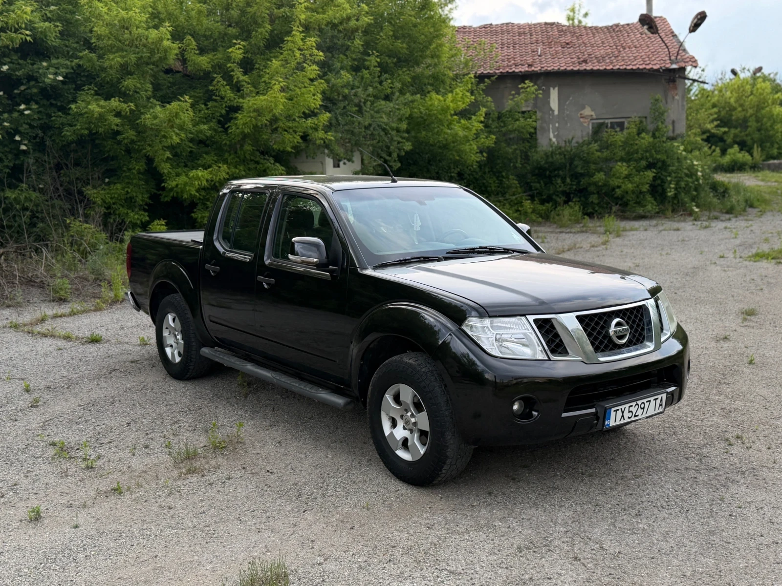 Nissan Navara 2.5 TDCi Автомат 190к.с., снимка 2 - Автомобили и джипове - 54611301