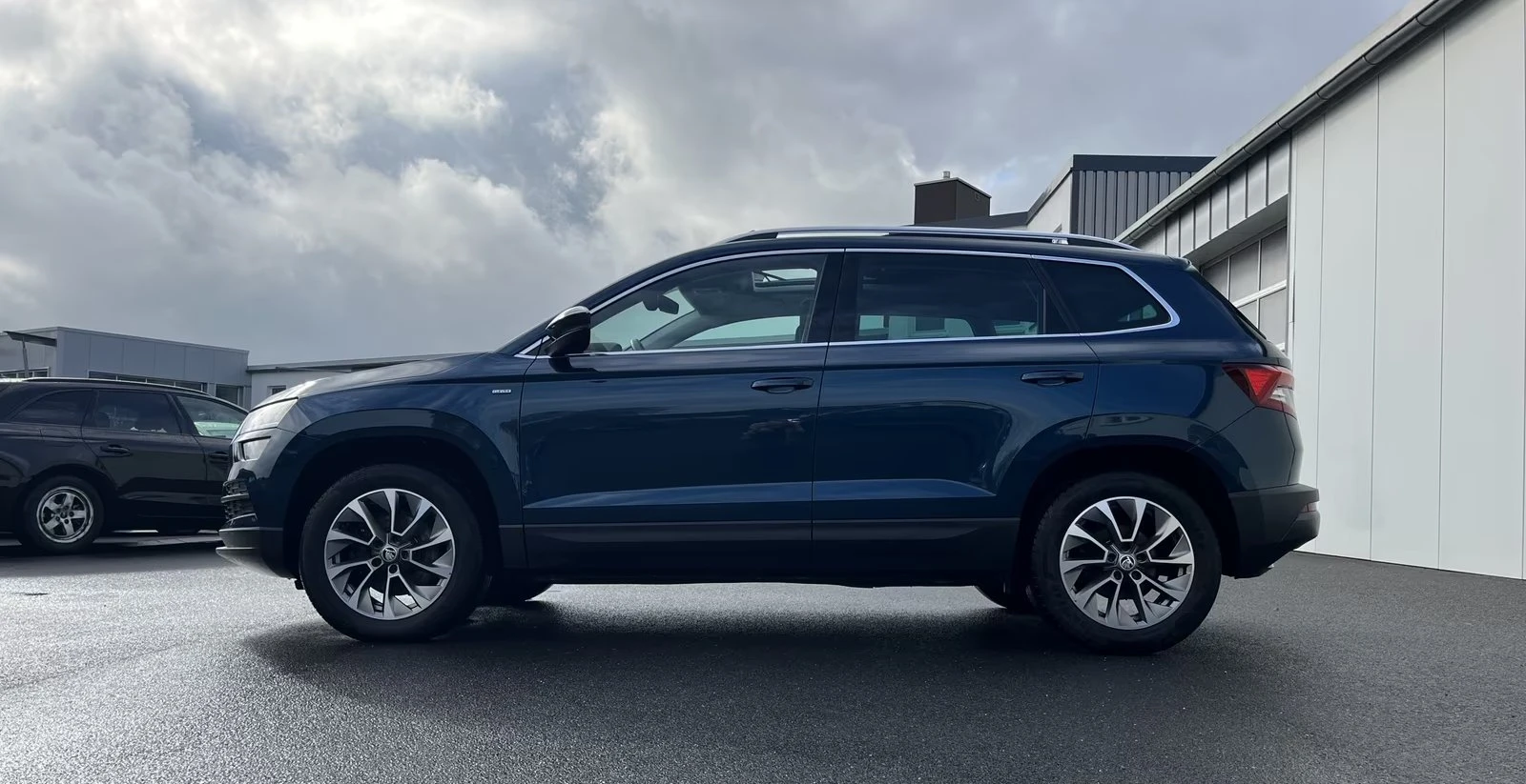 Skoda Karoq 🔥2.0TDI/150кс4x4/DSG| Панорама| Virtual Co, снимка 5 - Автомобили и джипове - 54955372