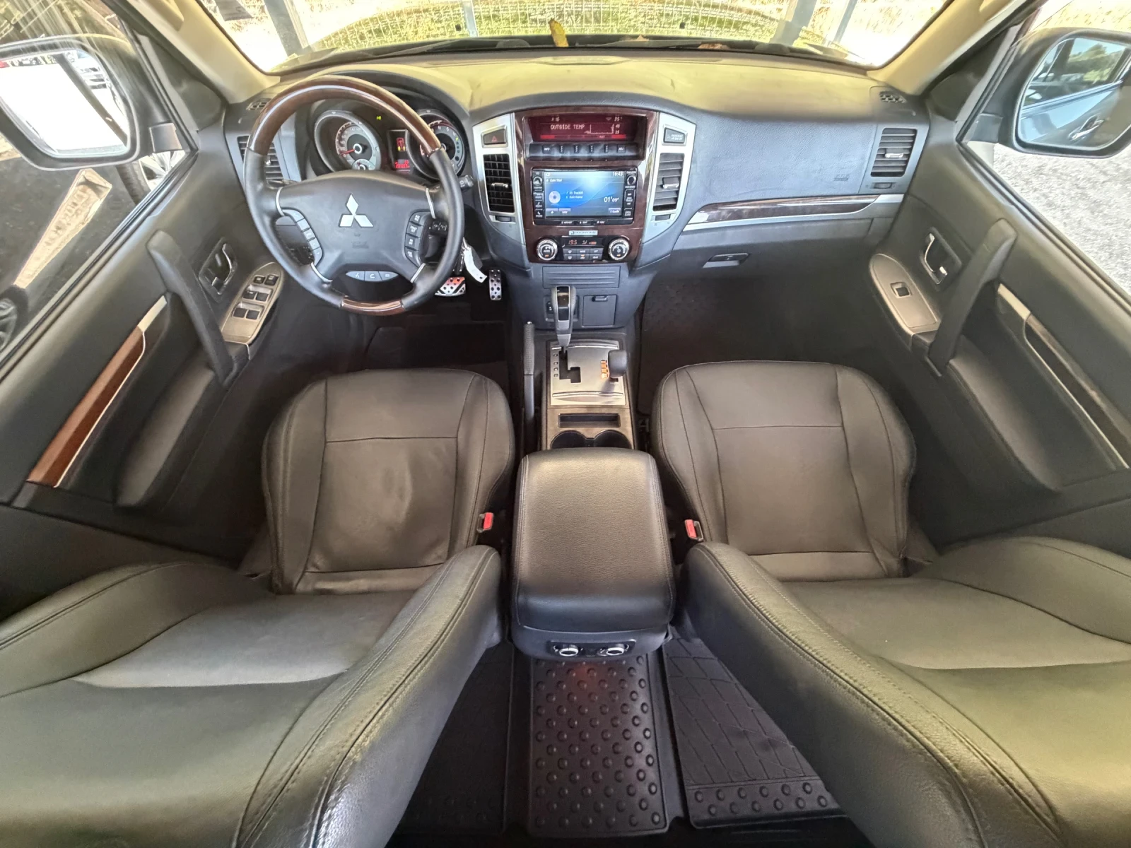 Mitsubishi Pajero 3.2DID* AUTOMAT* FULL* REALNI KM* , снимка 9 - Автомобили и джипове - 55797311