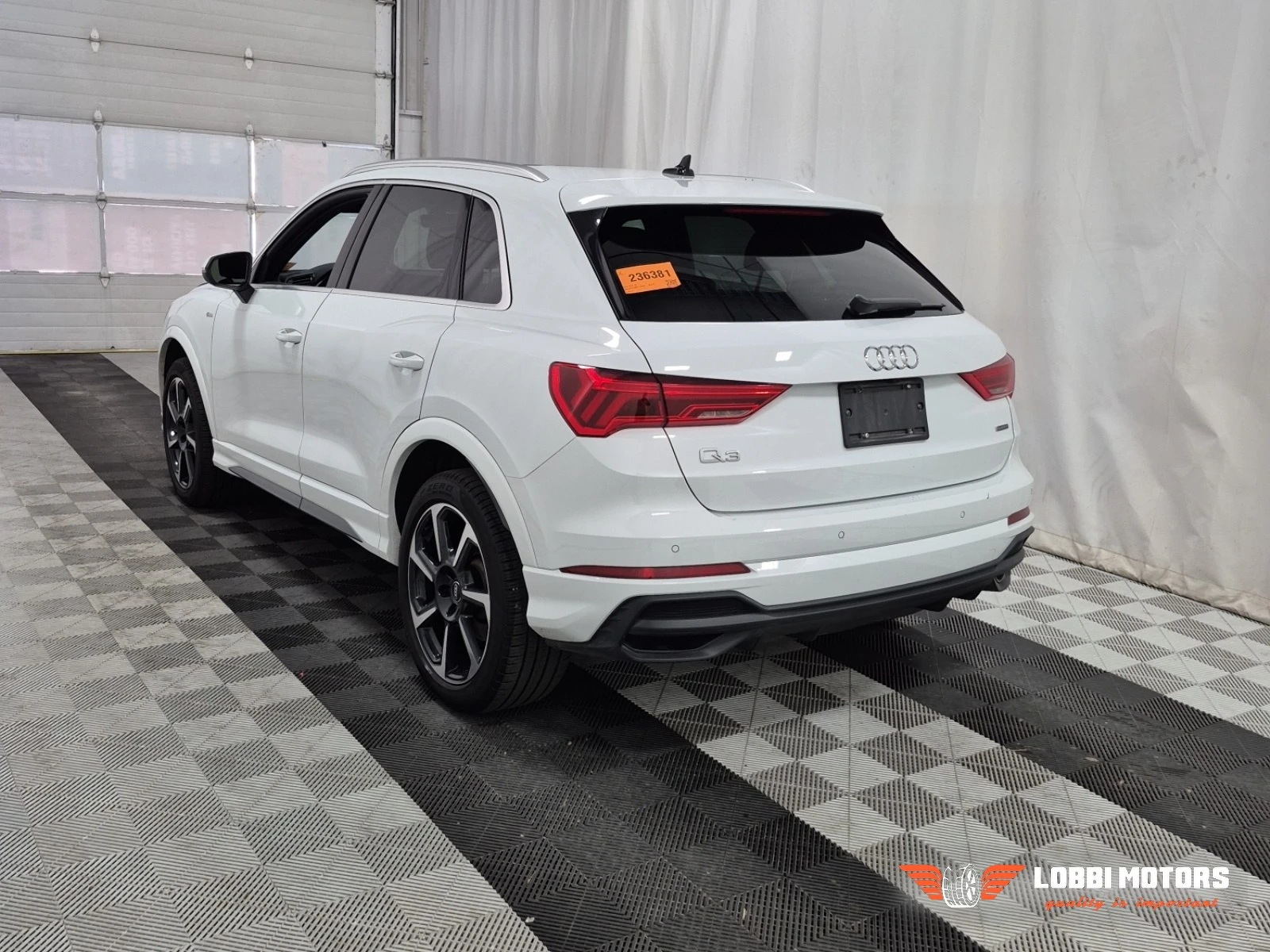 Audi Q3, снимка 4 - Автомобили и джипове - 55928430