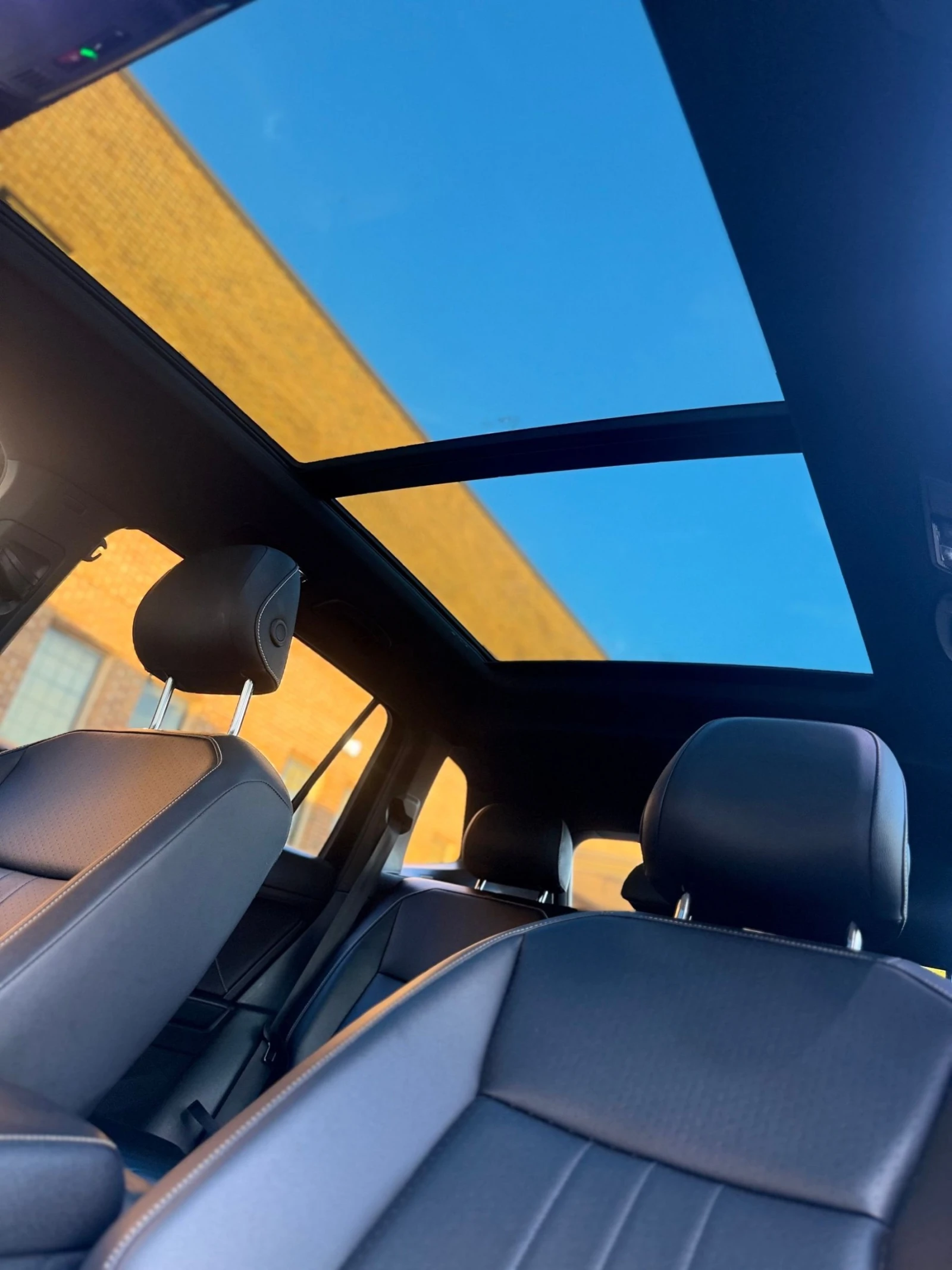 VW Tiguan Comfortline R-Line Black 4MOTION, снимка 17 - Автомобили и джипове - 56070466