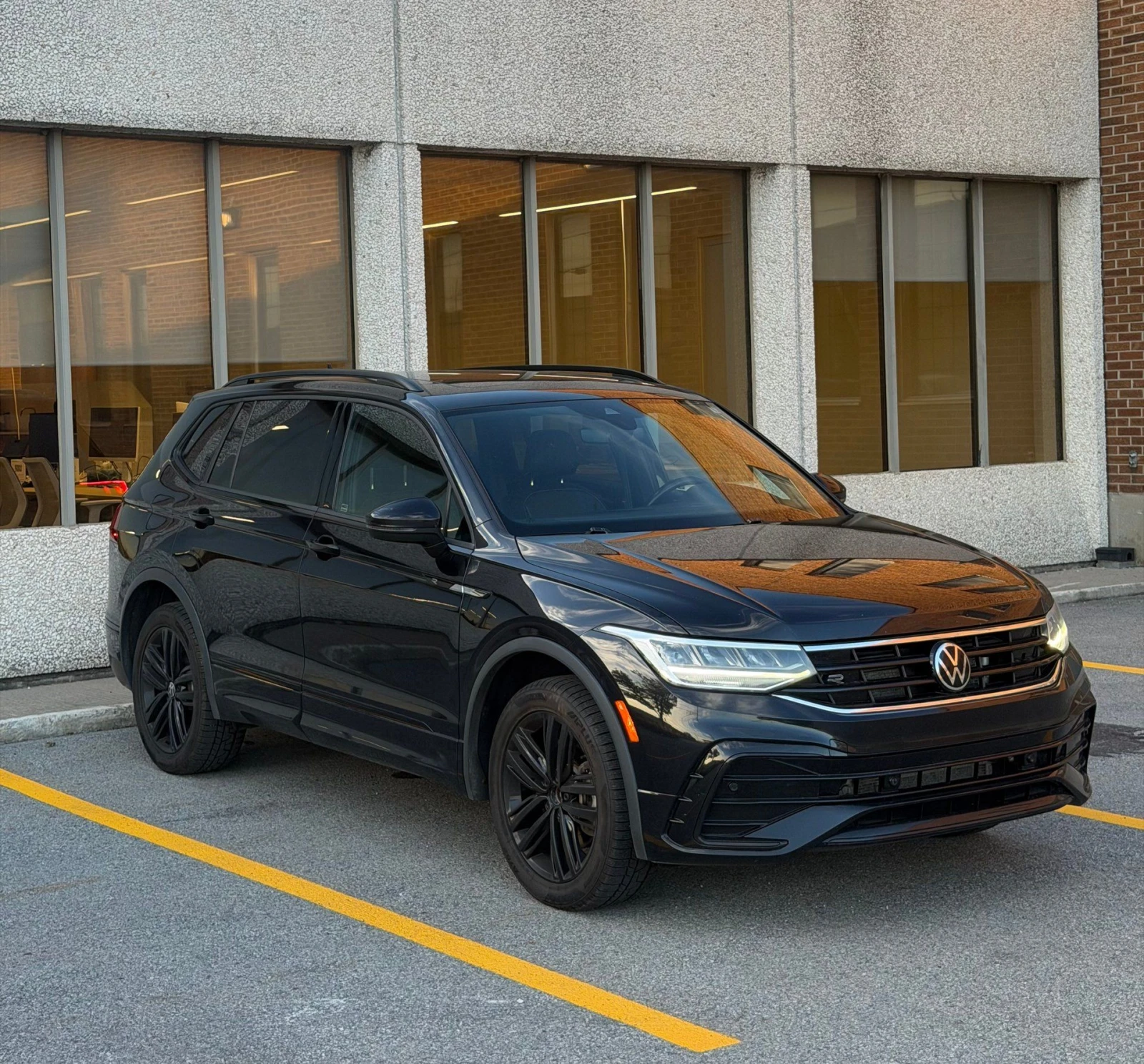 VW Tiguan Comfortline R-Line Black 4MOTION