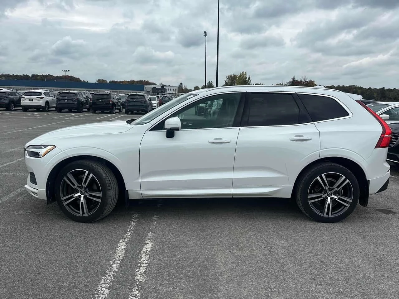 Volvo XC60  Momentum / CARFAX / ЦЕНА ДО БЪЛГАРИЯ, снимка 2 - Автомобили и джипове - 56324741