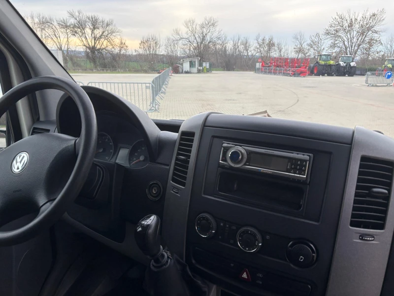 VW Crafter 2.5 Tdi, снимка 15 - Бусове и автобуси - 48704896