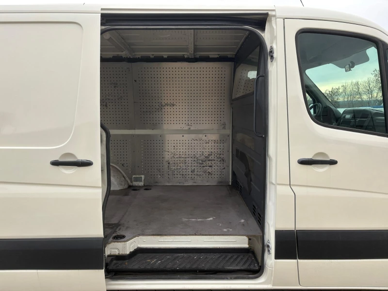 VW Crafter 2.5 Tdi, снимка 9 - Бусове и автобуси - 48704896