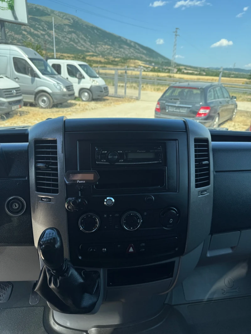 VW Crafter, снимка 10 - Бусове и автобуси - 50864204