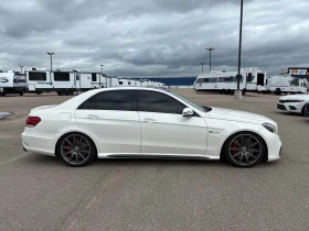 Mercedes-Benz E 63 AMG s / Distronic / Harman Kardon / Carfax /Автокредит, снимка 3