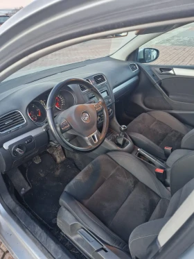 VW Golf КАТО НОВ, снимка 7 - Автомобили и джипове - 53539290
