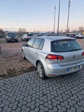 VW Golf КАТО НОВ, снимка 4 - Автомобили и джипове - 53539290
