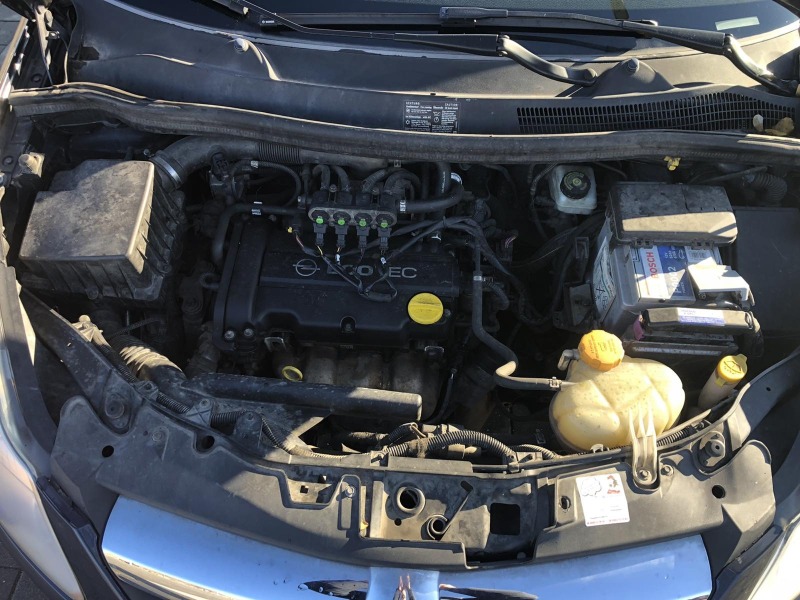 Opel Corsa 1.2 Газов инж./LPG 4 врати , снимка 16 - Автомобили и джипове - 46176376