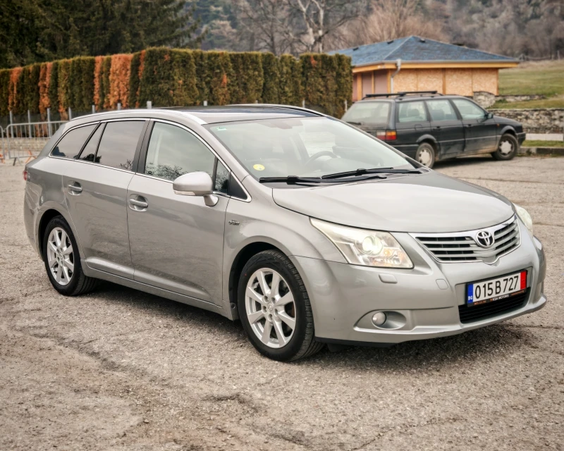 Toyota Avensis 2.2 КОЖА/КАМЕРА/НАВИ/ПАНОРАМА, снимка 1 - Автомобили и джипове - 48783948