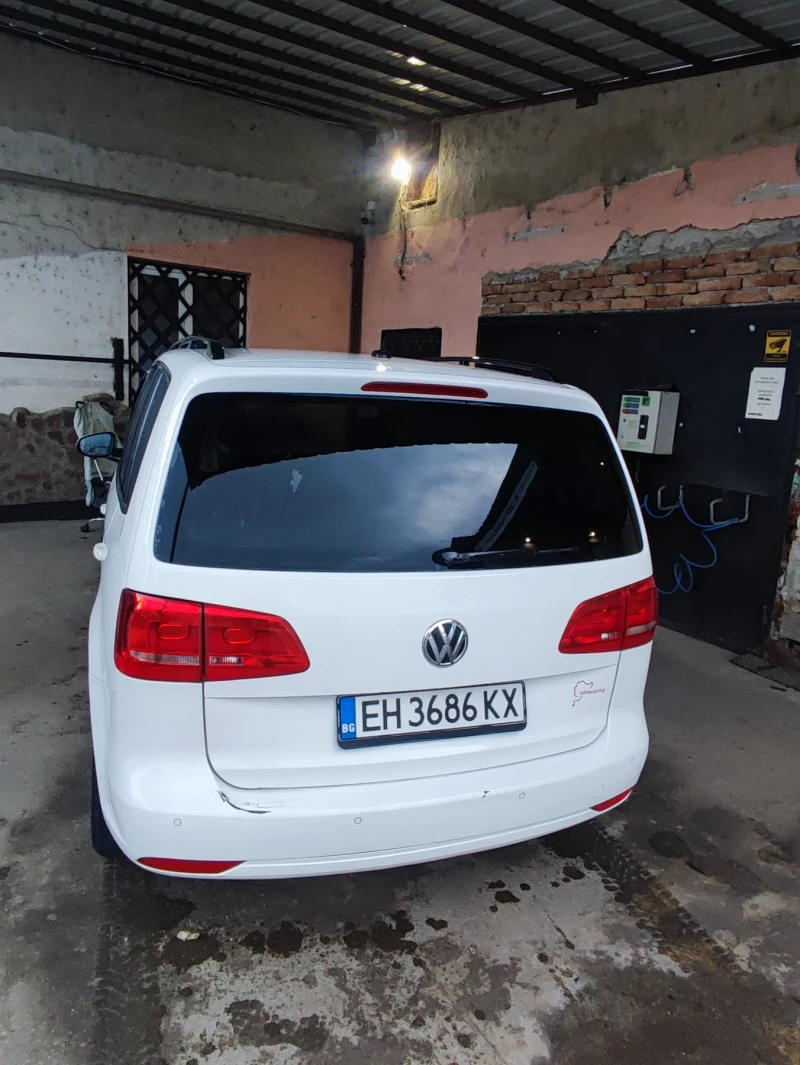 VW Touran 1.6 TDI, снимка 4 - Автомобили и джипове - 52047465