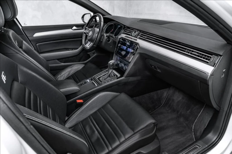 VW Passat 148 000km! R-LINE// ГАРАНЦИЯ// ВЪРНАТ ОТ ЛИЗИНГ// , снимка 8 - Автомобили и джипове - 51360302